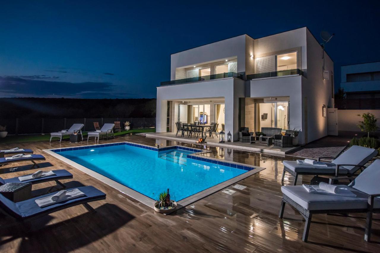 Villas Royal II With Private Pool Novaglia Esterno foto